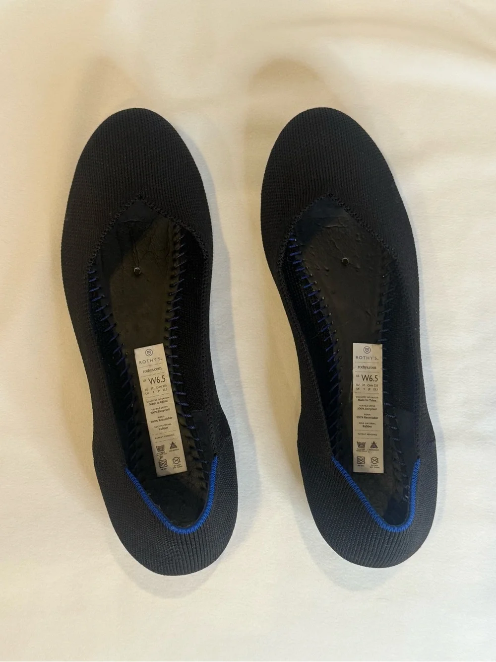 Rothy’s The Flat Black Blue Trim Round Toe Ballet Flat Size 6.5 Sustainable Knit